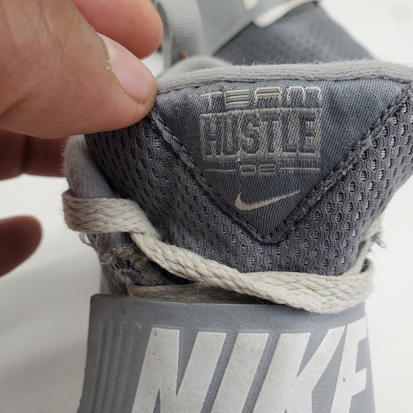 Nike Shoes 13.5 C Team Hustle D 881941-005 BB Cool Grey Wolf Gray White - Picture 11 of 12